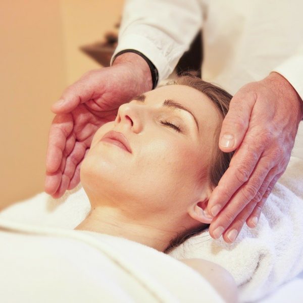 wellness, massage, reiki-285590.jpg